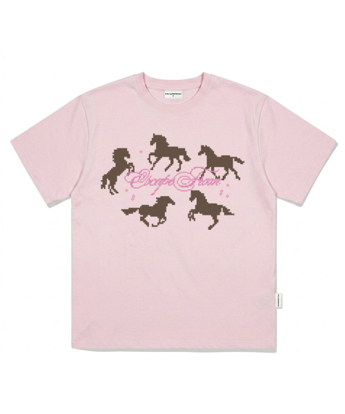 ESCAPEFROM(エスケープフロム)の「アラウンドホースプリントオーバーサイズ半袖Tシャツピンク(Tシャツ/カットソー・レディース・その他・LARGE/SMALL/MEDIUM)」の1枚目の写真