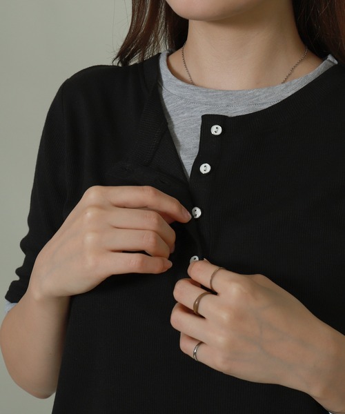 libelle more(リベル モア)の「配色ヘンリーネックレイヤードTシャツ(Tシャツ/カットソー・レディース・グリーン/オフホワイト/ブラック/杢グレー・M)」の11枚目の写真