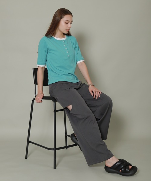 libelle more(リベル モア)の「配色ヘンリーネックレイヤードTシャツ(Tシャツ/カットソー・レディース・グリーン/オフホワイト/ブラック/杢グレー・M)」の13枚目の写真