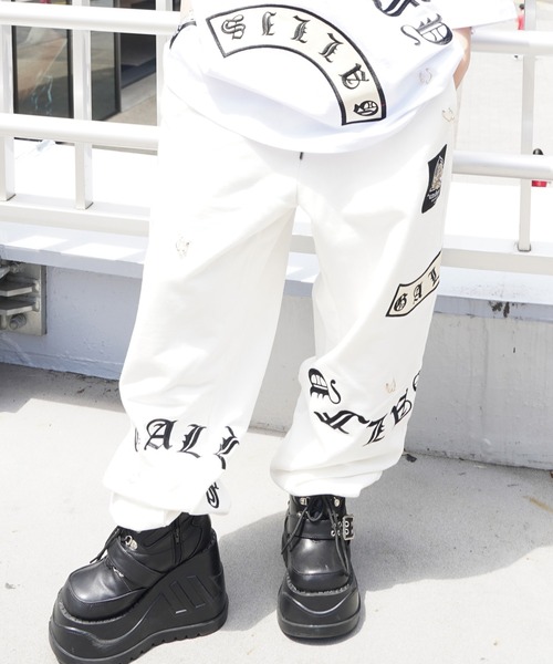 GALFY（ガルフィー）の「【別注】GA×GALFY-闇落ちピアススウェットパンツ（スウェットパンツ・メンズ・ホワイト/ブラック・L/XL）」の5枚目の写真