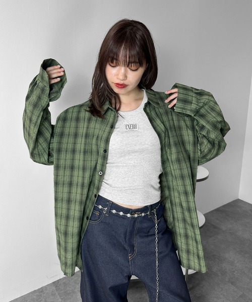 MATU:TA(マトゥータ)の「【シルエットがかわいい!】ヴィンテージライトチェックシャツ/2026秋冬新作 秋服 チェック シャツ 長袖 オーバーサイズ ユニセックス 日焼け対策 ルーズシルエット 韓国 カジュアル 海外ガール 羽織り フリーサイズ ワンサイズ 4カラー ブラック ブルー ブラウン グリーン(シャツ/ブラウス・レディース・ブラック/ブラウン/グリーン/ブルー・FREE)」の3枚目の写真