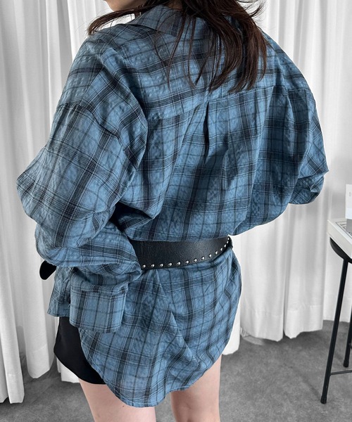 MATU:TA(マトゥータ)の「【シルエットがかわいい!】ヴィンテージライトチェックシャツ/2026秋冬新作 秋服 チェック シャツ 長袖 オーバーサイズ ユニセックス 日焼け対策 ルーズシルエット 韓国 カジュアル 海外ガール 羽織り フリーサイズ ワンサイズ 4カラー ブラック ブルー ブラウン グリーン(シャツ/ブラウス・レディース・ブラック/ブラウン/グリーン/ブルー・FREE)」の15枚目の写真