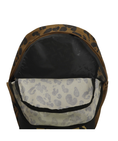 PUMA(プーマ)の「PUMA プーマ ユニセックス プーマ フェーズ AOP バックパック 22L(バックパック/リュック・メンズ・ブラック系その他3/ブラック系/ピンク系その他2・フリー)」の11枚目の写真