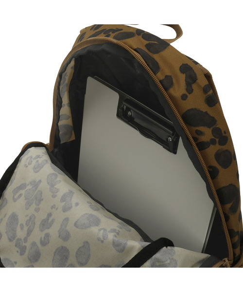PUMA(プーマ)の「PUMA プーマ ユニセックス プーマ フェーズ AOP バックパック 22L(バックパック/リュック・メンズ・ブラック系その他3/ブラック系/ピンク系その他2・フリー)」の13枚目の写真