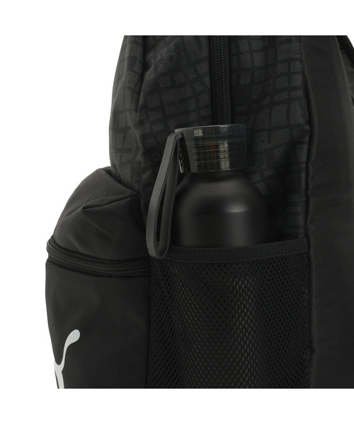 PUMA(プーマ)の「PUMA プーマ ユニセックス プーマ フェーズ AOP バックパック 22L(バックパック/リュック・メンズ・ブラック系その他3/ブラック系/ピンク系その他2・フリー)」の21枚目の写真