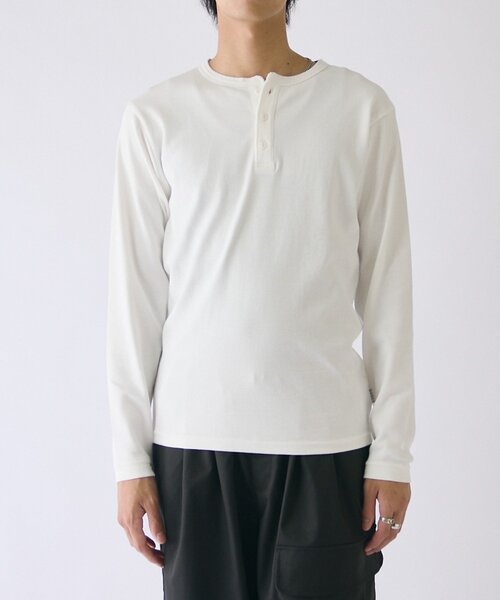 goocy（グーシー）の「スパンリブヘンリーネックL/S TEE（Tシャツ/カットソー・メンズ・カーキ/ホワイト/グレー/ブラック・MEDIUM/LARGE）」の5枚目の写真