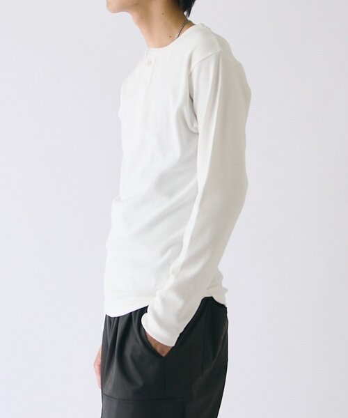 goocy（グーシー）の「スパンリブヘンリーネックL/S TEE（Tシャツ/カットソー・メンズ・カーキ/ホワイト/グレー/ブラック・MEDIUM/LARGE）」の8枚目の写真
