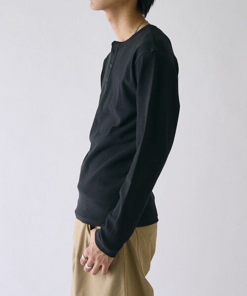 goocy（グーシー）の「スパンリブヘンリーネックL/S TEE（Tシャツ/カットソー・メンズ・カーキ/ホワイト/グレー/ブラック・MEDIUM/LARGE）」の17枚目の写真