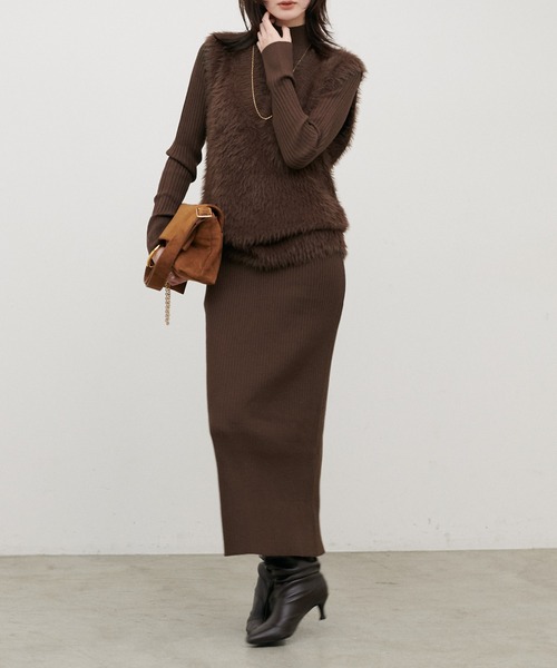 LARUTA(ラルータ)の「【LARUTA】リブニットワンピース×フェザーベストセット(ワンピース・レディース・その他3/チャコールグレー/ブラック/その他2/その他1/その他4/オフホワイト/ダークブラウン・FREE)」の5枚目の写真