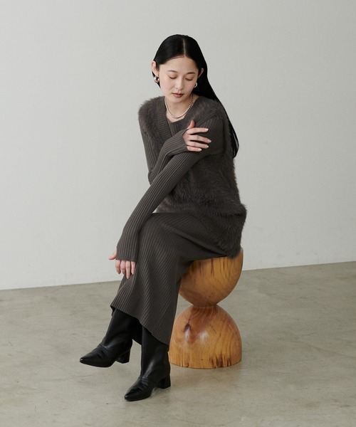 LARUTA(ラルータ)の「【LARUTA】リブニットワンピース×フェザーベストセット(ワンピース・レディース・その他3/チャコールグレー/ブラック/その他2/その他1/その他4/オフホワイト/ダークブラウン・FREE)」の7枚目の写真