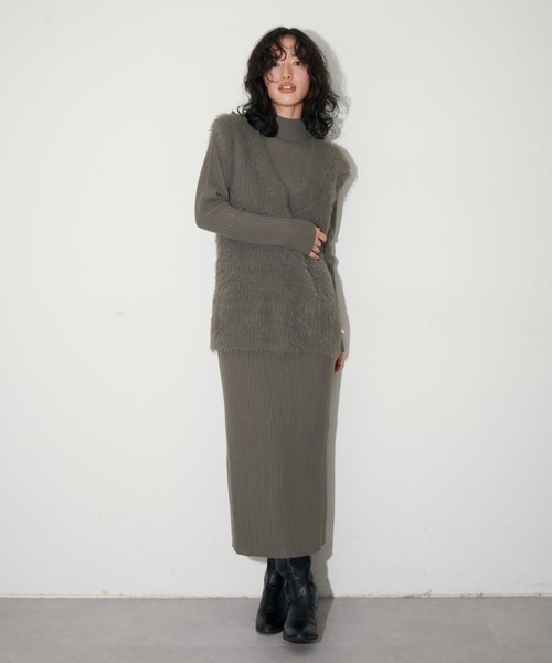 LARUTA(ラルータ)の「【LARUTA】リブニットワンピース×フェザーベストセット(ワンピース・レディース・その他3/チャコールグレー/ブラック/その他2/その他1/その他4/オフホワイト/ダークブラウン・FREE)」の16枚目の写真
