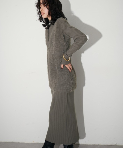LARUTA(ラルータ)の「【LARUTA】リブニットワンピース×フェザーベストセット(ワンピース・レディース・その他3/チャコールグレー/ブラック/その他2/その他1/その他4/オフホワイト/ダークブラウン・FREE)」の15枚目の写真
