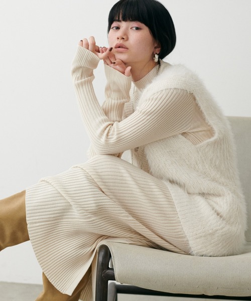 LARUTA(ラルータ)の「【LARUTA】リブニットワンピース×フェザーベストセット(ワンピース・レディース・その他3/チャコールグレー/ブラック/その他2/その他1/その他4/オフホワイト/ダークブラウン・FREE)」の12枚目の写真