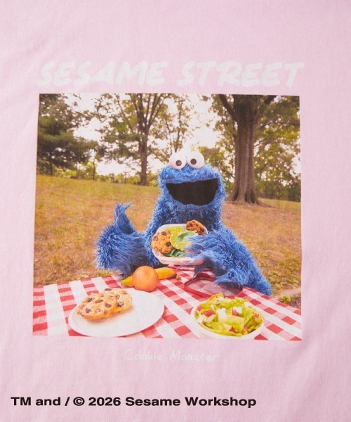 JEANS FACTORY （ジーンズファクトリー）の「【WEB限定】[SESAME STREET/セサミストリート] クッキーモンスター フォトプリントロンT（Tシャツ/カットソー・レディース・ピンク/オフホワイト/チャコールグレー・M/L）」の10枚目の写真