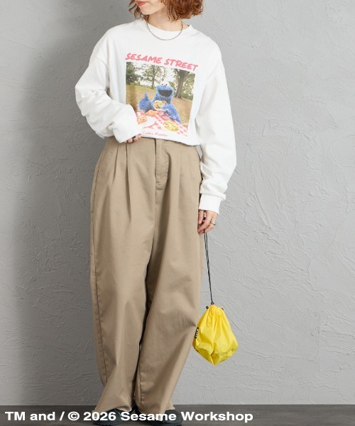 JEANS FACTORY （ジーンズファクトリー）の「【WEB限定】[SESAME STREET/セサミストリート] クッキーモンスター フォトプリントロンT（Tシャツ/カットソー・レディース・ピンク/オフホワイト/チャコールグレー・M/L）」の18枚目の写真