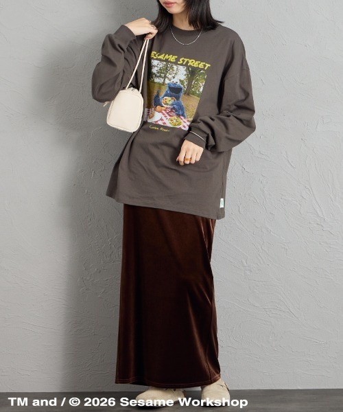 JEANS FACTORY （ジーンズファクトリー）の「【WEB限定】[SESAME STREET/セサミストリート] クッキーモンスター フォトプリントロンT（Tシャツ/カットソー・レディース・ピンク/オフホワイト/チャコールグレー・M/L）」の19枚目の写真