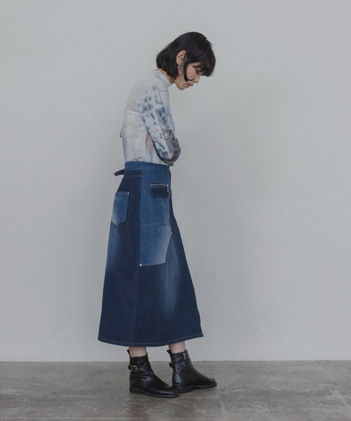 Eimee Law(エイミーロウ)の「サイドプリーツドッキングデニムスカート(デニムスカート・レディース・ブラック/ブラウン/ブルー・MEDIUM)」の5枚目の写真