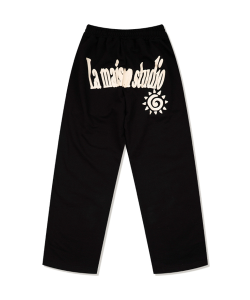 FABULOUS ARCHIVE(ファビュラスアーカイブ)の「PEGASUS ONE TUCK CURVED SWEAT PANTS BLACK(FCG1PT690M)(スウェットパンツ・レディース・ブラック・MEDIUM/LARGE)」の5枚目の写真