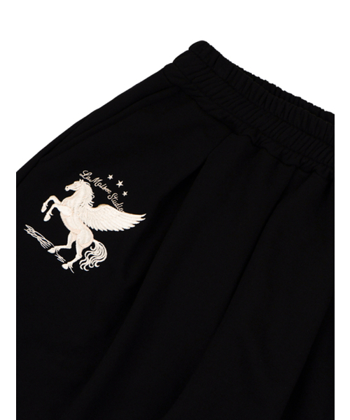FABULOUS ARCHIVE(ファビュラスアーカイブ)の「PEGASUS ONE TUCK CURVED SWEAT PANTS BLACK(FCG1PT690M)(スウェットパンツ・レディース・ブラック・MEDIUM/LARGE)」の6枚目の写真