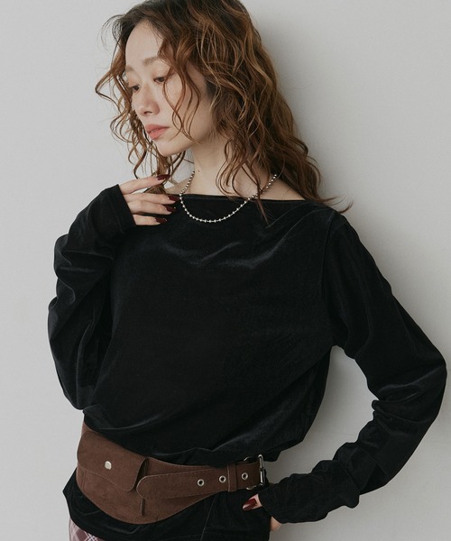 ad thie(アドティエ)の「シアーベロア ボートネック ドレープ トップス(Tシャツ/カットソー・レディース・ブラック/ライトブルー/アイボリー/ブラウン・FREE)」の7枚目の写真