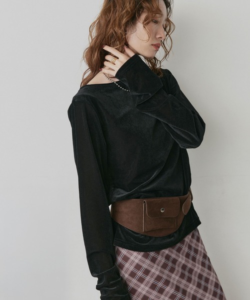 ad thie(アドティエ)の「シアーベロア ボートネック ドレープ トップス(Tシャツ/カットソー・レディース・ブラック/ライトブルー/アイボリー/ブラウン・FREE)」の10枚目の写真