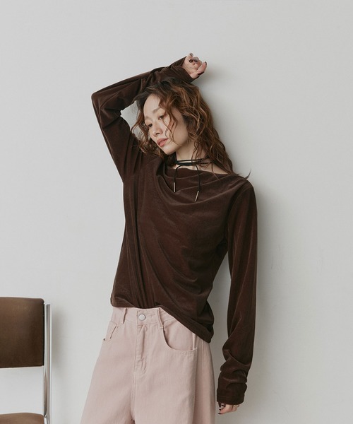 ad thie(アドティエ)の「シアーベロア ボートネック ドレープ トップス(Tシャツ/カットソー・レディース・ブラック/ライトブルー/アイボリー/ブラウン・FREE)」の16枚目の写真