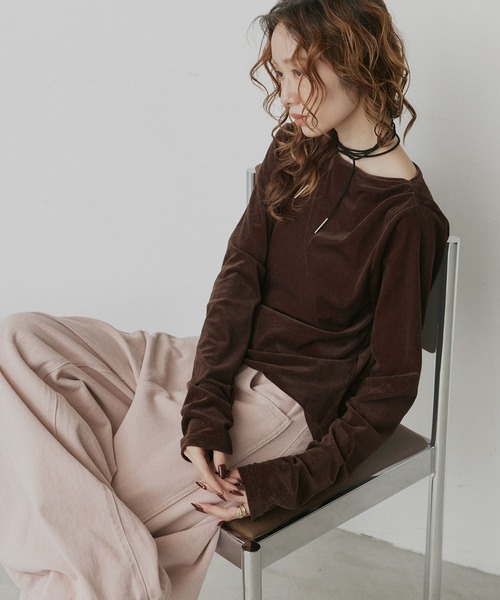 ad thie(アドティエ)の「シアーベロア ボートネック ドレープ トップス(Tシャツ/カットソー・レディース・ブラック/ライトブルー/アイボリー/ブラウン・FREE)」の17枚目の写真
