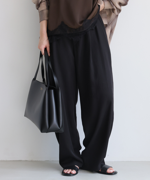 SLOBE IENA(スローブイエナ)の「《3サイズ展開/追加2》ワンタックバレルスラックス(スラックス・レディース・ブラック/カーキ・38/36/34)」の20枚目の写真