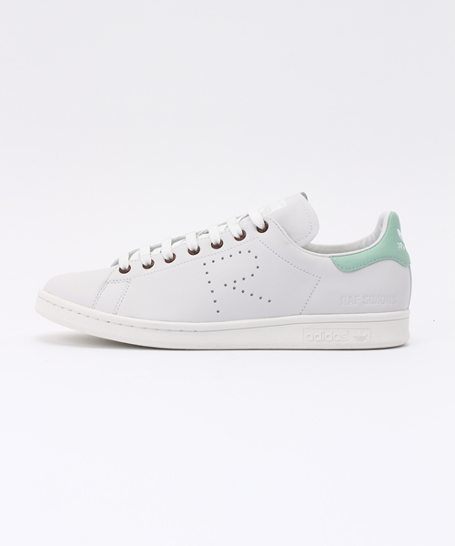 adidas by RAF SIMONS（アディダスバイラフシモンズ）の「ADIDAS×RAF SIMONS(アディダス×ラフ シモンズ) STAN SMITH / AQ2642（スニーカー・メンズ・ホワイト系その他・28/26/27）」の2枚目の写真