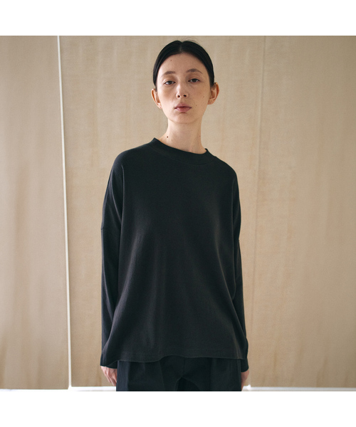 YURT(ユルト)の「Mock Neck T-Shirts_4COLOR(Tシャツ/カットソー・レディース・ブラック/ネイビー/Beige/Mustard・FREE)」の1枚目の写真