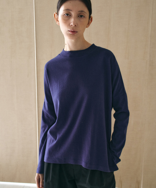 YURT(ユルト)の「Mock Neck T-Shirts_4COLOR(Tシャツ/カットソー・レディース・ブラック/ネイビー/Beige/Mustard・FREE)」の7枚目の写真