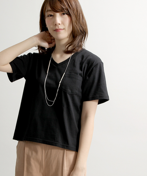 WEGO（ウィゴー）の「WEGO/USAコットンVネックTシャツ（Tシャツ/カットソー・レディース・キャメル/ホワイト/ブラック/ネイビー/杢グレー/イエロー/ピンク/レッド系その他/ホワイト系その他/パープル/ダークグリーン・LARGE/MEDIUM）」の4枚目の写真