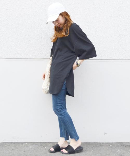 Khaju（カージュ）の「《予約》Khaju: サイドスリットビッグTEE■（Tシャツ/カットソー・レディース・ホワイト/ブラック/グレー・ONE SIZE）」の2枚目の写真