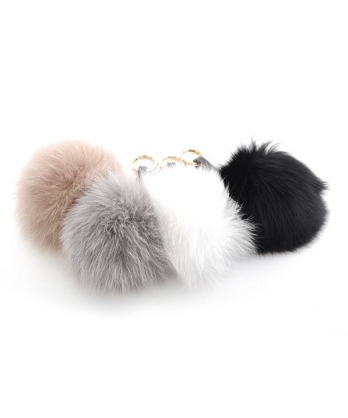 Luz Llena (NEY)(ラズレナニー)の「リアルフォックスファー・キーチャーム(チャーム・レディース・ブラック/ホワイト/グレー/ベージュ・フリ-)」の5枚目の写真