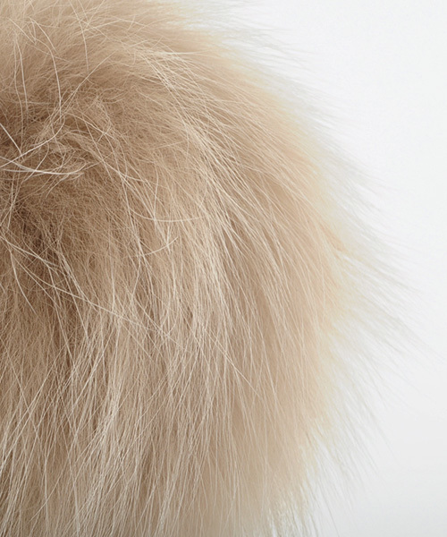 Luz Llena (NEY)(ラズレナニー)の「リアルフォックスファー・キーチャーム(チャーム・レディース・ブラック/ホワイト/グレー/ベージュ・フリ-)」の10枚目の写真