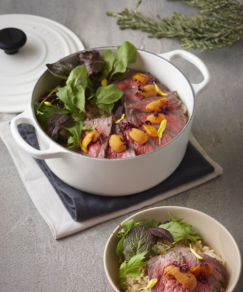 Le Creuset(ルクルーゼ)の「シグニチャー ココット・ロンド 20cm(鍋/フライパン・レディース・チェリーレッド/コバルトブルー/オレンジ/ホワイト/イエロー系その他/グリーン系その他/ブルー系その他/ホワイト系その他/ピンク系その他2/ベージュ系その他/レッド系その他/オレンジ系その他/ブルー系その他2/グリーン系その他2・20cm)」の2枚目の写真