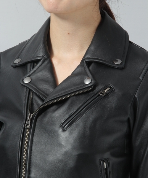 Andemiu（アンデミュウ）の「Ｆレザーライダースジャケット785905（ライダースジャケット・レディース・ブラック/ベージュ/アイボリー・MEDIUM/SMALL）」の17枚目の写真