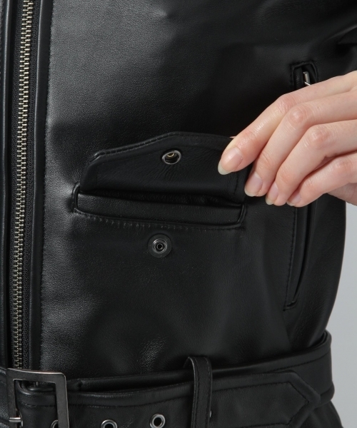 Andemiu（アンデミュウ）の「Ｆレザーライダースジャケット785905（ライダースジャケット・レディース・ブラック/ベージュ/アイボリー・MEDIUM/SMALL）」の5枚目の写真