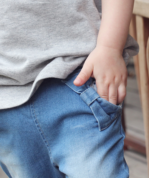 Rora(ローラ)の「キャンディ スキニー(デニムパンツ・キッズ・ワンウォッシュ・90cm/110cm/130cm/100cm/120cm/140cm/150cm)」の11枚目の写真