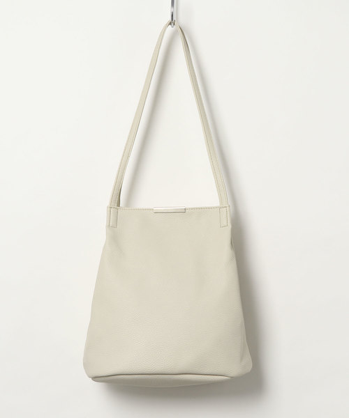 DISCOAT(ディスコート)の「バー金具ショルダーバッグ(ショルダーバッグ・レディース・ブラック/ベージュ/ブラウン/アイボリー・FREE)」の11枚目の写真