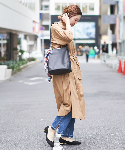 DISCOAT(ディスコート)の「バー金具ショルダーバッグ(ショルダーバッグ・レディース・ブラック/ベージュ/ブラウン/アイボリー・FREE)」の16枚目の写真