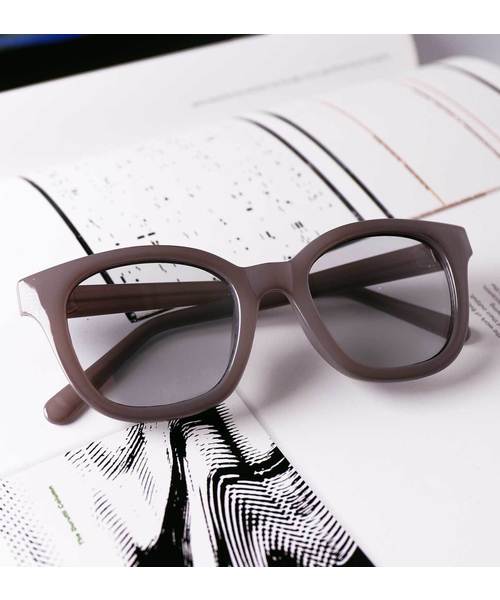 LUGG NAGG（ラグナグ）の「【LUGG NAGG SELECT/ ラグナグセレクト】ウェリントン/ボスリントン/ダテメガネ/サングラス/カラーレンズ/UV400（サングラス・メンズ・ブラック/ブラウン/ダークブラウン/ライトブラウン/ベージュ/グレー/ライトグレー/ブラック系その他/クリアブラック/ブラック×ブラック/ブラック×グレー/ブラウン系その他/ベージュ系その他/グレー系その他/ダークブラック/ライトブラック/ブラック×ブルー/スミクロ/ブラック系その他2/ブラック系その他3/ブラウン系その他2/ブラウン系その他3/ブラウン系その他4/ブラック系その他4・FREE）」の15枚目の写真