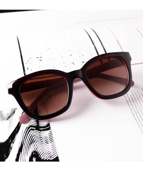 LUGG NAGG（ラグナグ）の「【LUGG NAGG SELECT/ ラグナグセレクト】ウェリントン/ボスリントン/ダテメガネ/サングラス/カラーレンズ/UV400（サングラス・メンズ・ブラック/ブラウン/ダークブラウン/ライトブラウン/ベージュ/グレー/ライトグレー/ブラック系その他/クリアブラック/ブラック×ブラック/ブラック×グレー/ブラウン系その他/ベージュ系その他/グレー系その他/ダークブラック/ライトブラック/ブラック×ブルー/スミクロ/ブラック系その他2/ブラック系その他3/ブラウン系その他2/ブラウン系その他3/ブラウン系その他4/ブラック系その他4・FREE）」の22枚目の写真