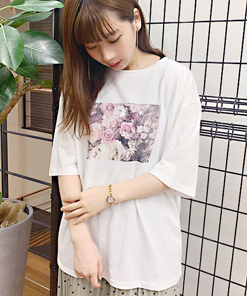 apres jour(アプレジュール)の「アソートプリントBIGTシャツ【ZOZOTOWN限定アイテム】(Tシャツ/カットソー・レディース・ブラック/ブルー/ライトグリーン/ホワイト系その他2/ホワイト系その他3/ホワイト系その他4/ベビーピンク/スミクロ/レッド/ホワイト系その他・フリー)」の2枚目の写真