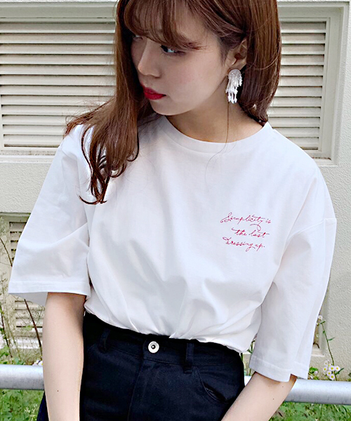 apres jour(アプレジュール)の「アソートプリントBIGTシャツ【ZOZOTOWN限定アイテム】(Tシャツ/カットソー・レディース・ブラック/ブルー/ライトグリーン/ホワイト系その他2/ホワイト系その他3/ホワイト系その他4/ベビーピンク/スミクロ/レッド/ホワイト系その他・フリー)」の3枚目の写真