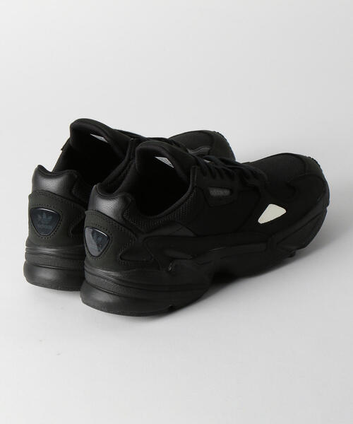 adidas Originals（アディダスオリジナルス）の「＜adidas Originals（アディダス）＞FALCON ファルコン スエードスニーカー（スニーカー・レディース・ブラック/ホワイト・24.5cm/25cm/23cm/22.5cm/24cm/23.5cm）」の4枚目の写真