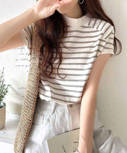 classicalelf(クラシカルエルフ)の「綿100%USAコットン、大人のモックネックラグラン無地&ボーダー柄シンプルTシャツ。(Tシャツ/カットソー・レディース・ホワイト/ブラック/ベージュ/ブラウン/チャコール/グレイッシュベージュ/モカ/ブラウン系その他/グリーン/オリーブ/イエロー/その他/その他1・MEDIUM/LARGE/X-LARGE/XX-LARGE/SMALL)」の22枚目の写真