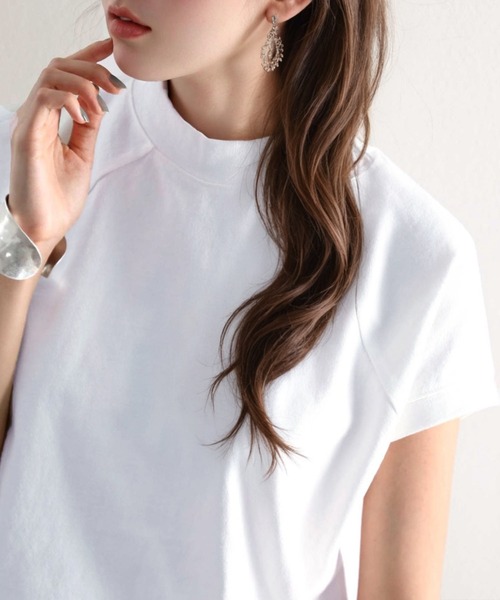 classicalelf（クラシカルエルフ）の「綿100%USAコットン、大人のモックネックラグラン無地＆ボーダー柄シンプルTシャツ。（Tシャツ/カットソー・レディース・ホワイト/ブラック/ベージュ/ブラウン/チャコール/グレイッシュベージュ/モカ/ブラウン系その他/グリーン/オリーブ/イエロー/その他/その他1・MEDIUM/LARGE/X-LARGE/XX-LARGE/SMALL）」の20枚目の写真