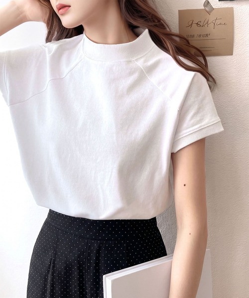 classicalelf（クラシカルエルフ）の「綿100%USAコットン、大人のモックネックラグラン無地＆ボーダー柄シンプルTシャツ。（Tシャツ/カットソー・レディース・ホワイト/ブラック/ベージュ/ブラウン/チャコール/グレイッシュベージュ/モカ/ブラウン系その他/グリーン/オリーブ/イエロー/その他/その他1・MEDIUM/LARGE/X-LARGE/XX-LARGE/SMALL）」の21枚目の写真