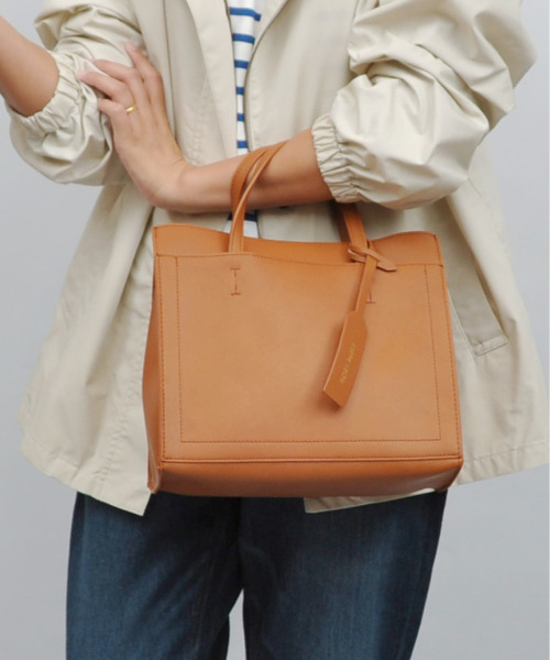 cache cache（カシュ カシュ）の「カシュカシュ cachecache / パーテーションミニ2wayトートバッグ（トートバッグ・レディース・ブラック/ネイビー/ベージュ系その他/キャメル/ワイン/パイソン/ブラック系その他/ブラウン系その他/グレー系その他/アイボリー/ライトベージュ/グレー系その他2/ブラウン系その他2/ベージュ系その他2/サックスブルー/ライトグリーン/ブルー/シルバー・FREE）」の15枚目の写真